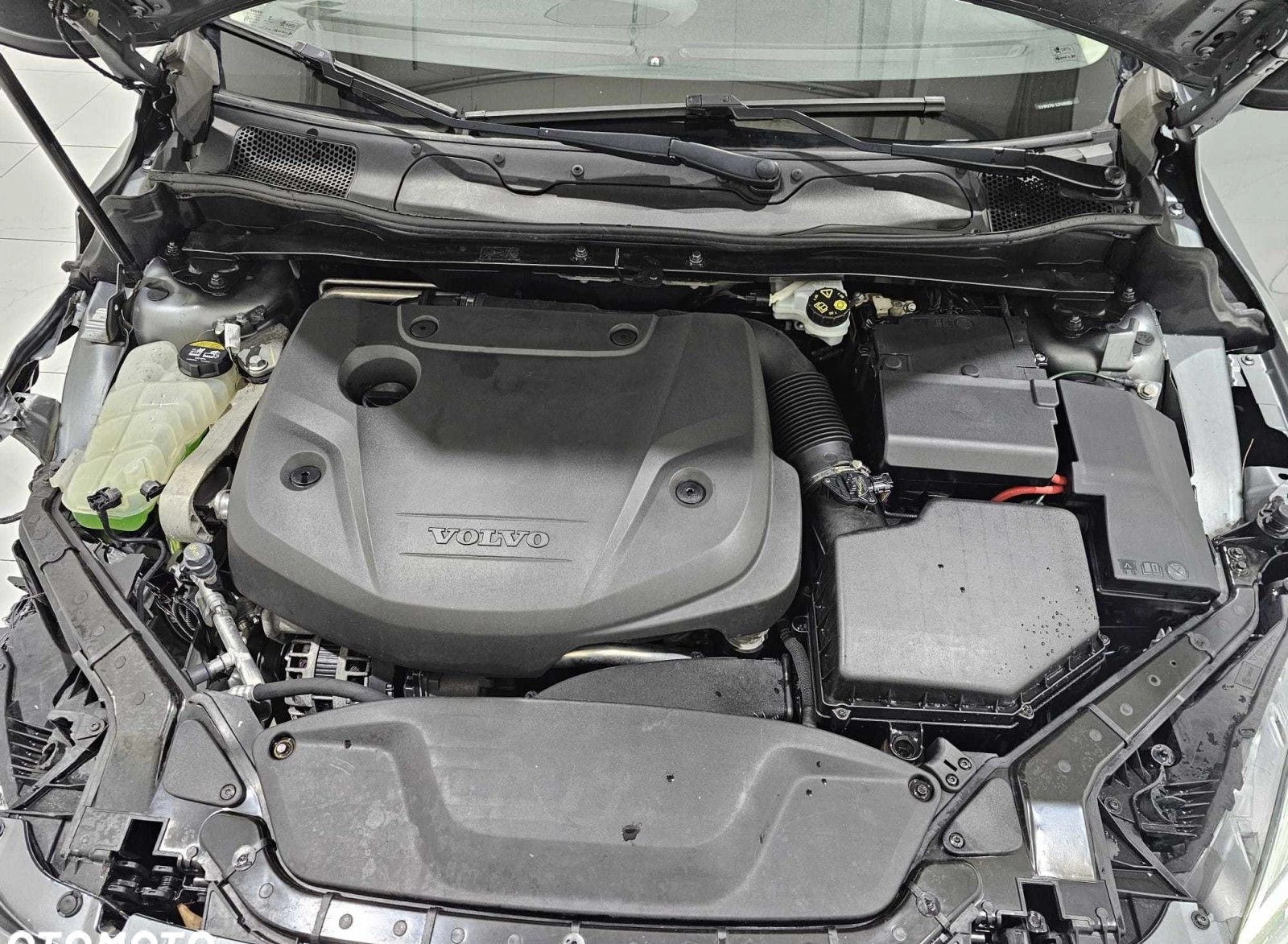 Volvo V40 cena 35700 przebieg: 143829, rok produkcji 2018 z Dobrodzień małe 154